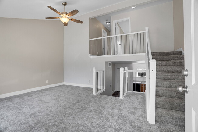 Building Photo - $2,465.00, 2 bed, 1.5 bath, located in Denver