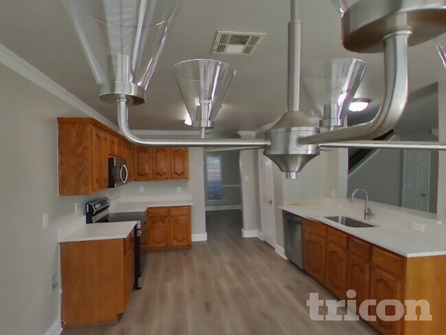 Building Photo - 909 Zoe St