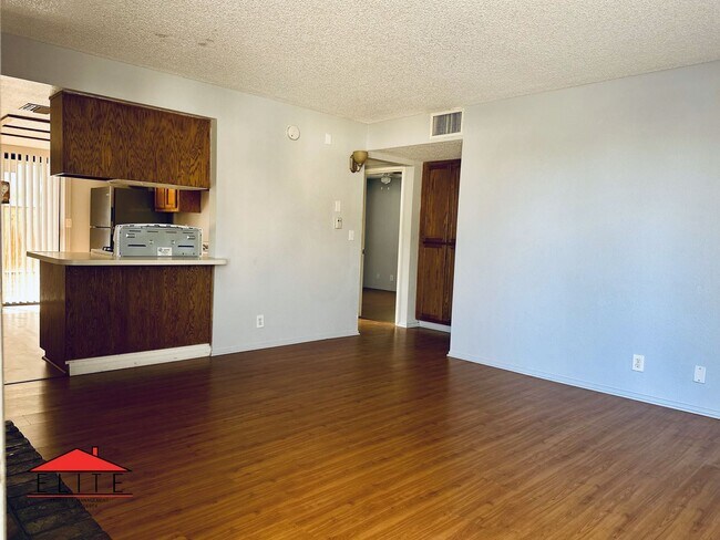 Building Photo - 417SU
