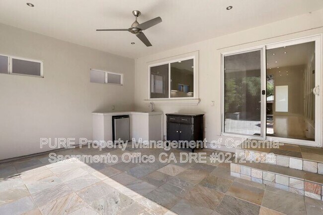 Foto del edificio - 2765 12th St
