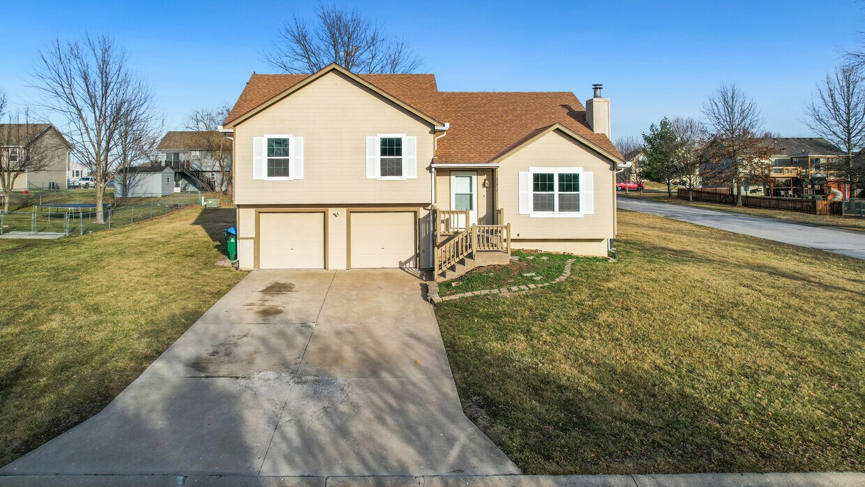 Front of house - 21917 S Murphy Ln