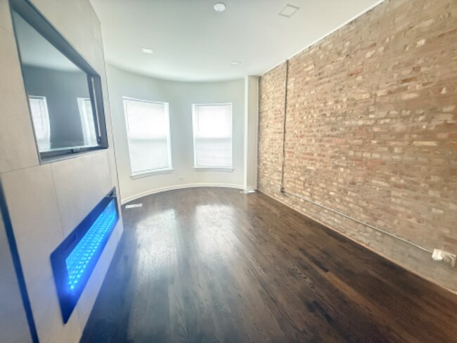 Foto del edificio - 4734 S St Lawrence Ave