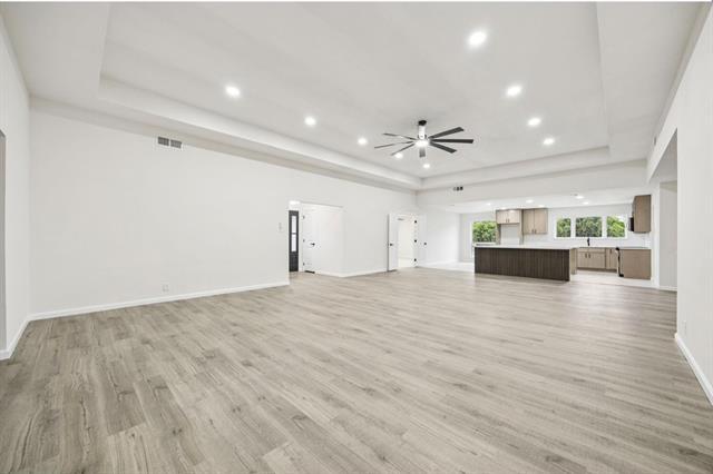 Foto del edificio - 6432 Juneau Rd