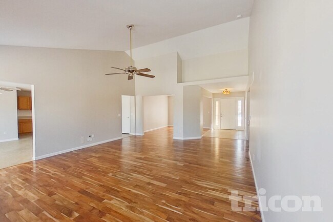 Foto del edificio - 3422 Clearfield Ln