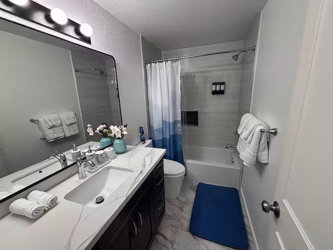 Building Photo - 9232 1st Dr SE