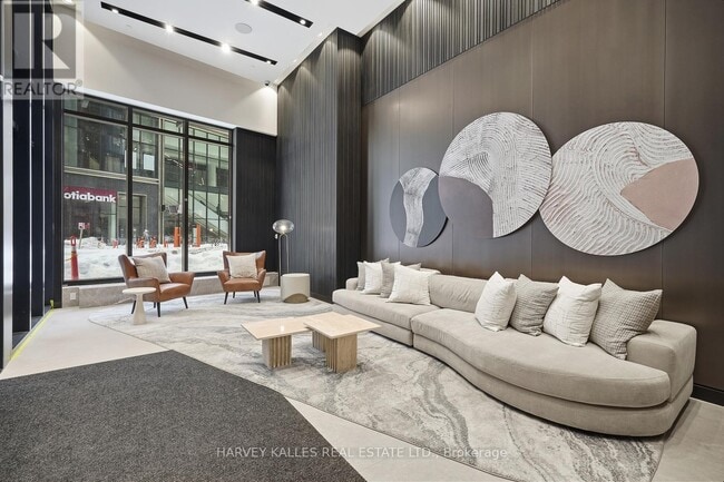 Building Photo - 20 Soudan Ave