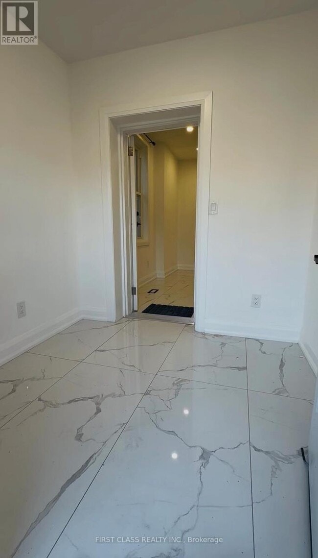 Building Photo - 144 Denison Ave