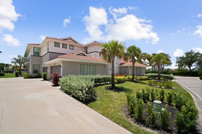Foto del edificio - Stunning property, newer construction 3 sp...