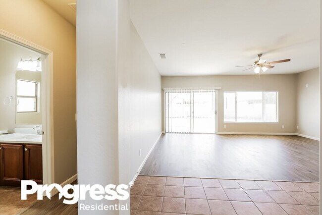 Building Photo - 5305 S 52nd Dr