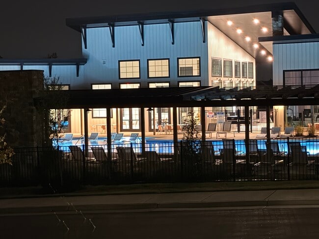 Foto del edificio - 821 Sierra Grove Ln