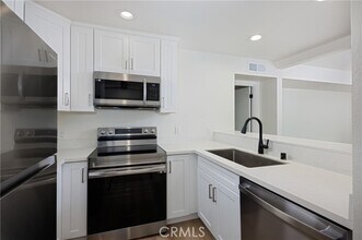 Building Photo - 340 Cypress Dr