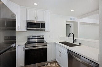 Building Photo - 340 Cypress Dr