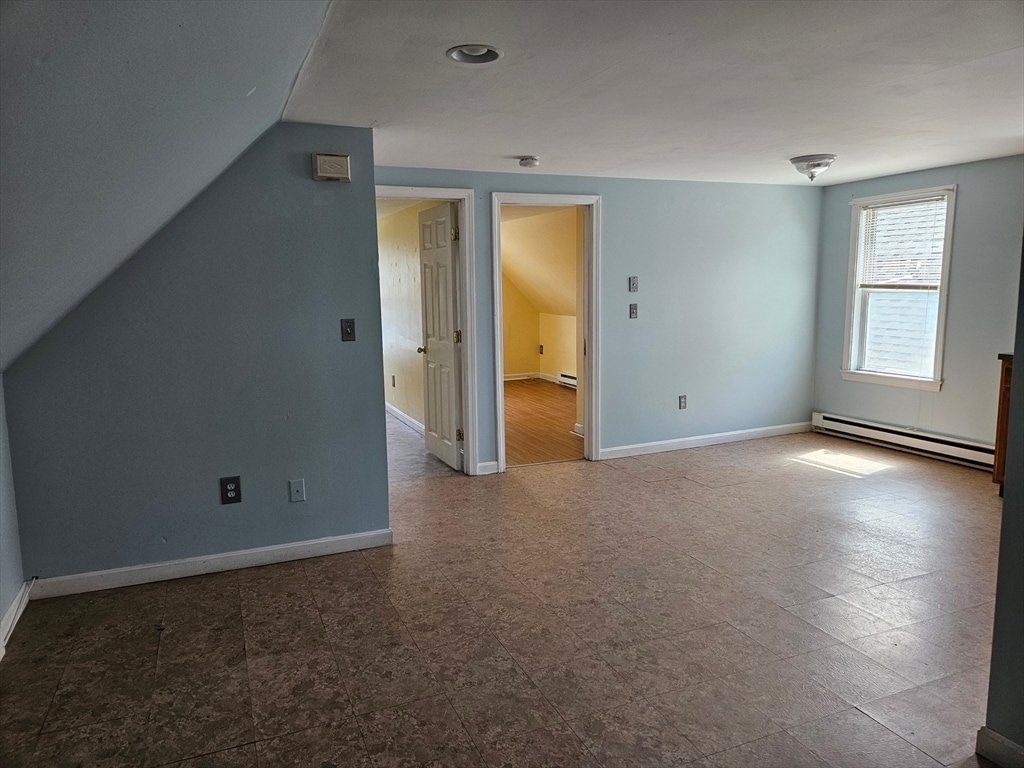 Building Photo - 20 Meadow St