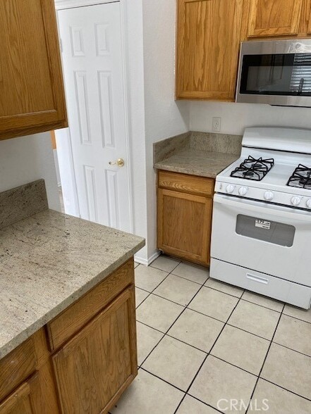 Foto del edificio - 27628 Powell Dr