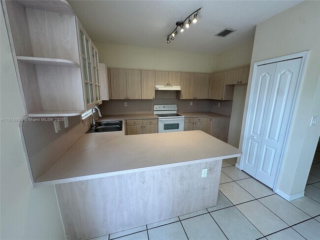 Foto del edificio - 10869 SW 88th Terrace