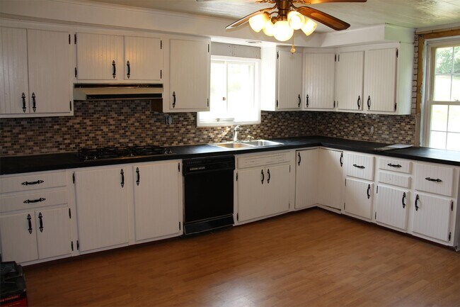 Foto del edificio - 29 Spring Hill Ave