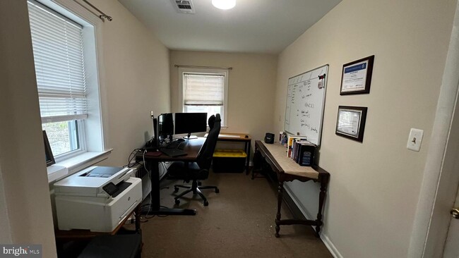 Foto del edificio - 5800 Greenock Rd