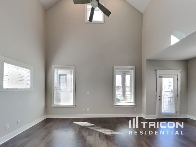 Building Photo - 1230 Hillwood Private Cove