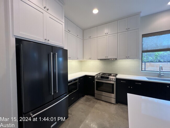 Building Photo - 1120 Fairmount Ave