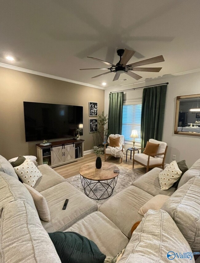 Building Photo - 17664 Eastmoor St