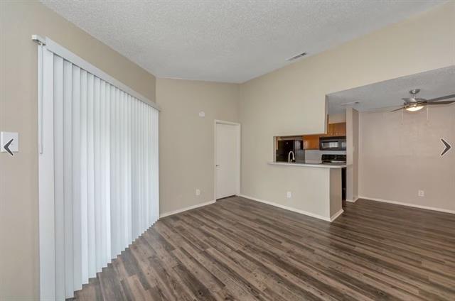 Foto del edificio - 11050 Woodmeadow Pkwy