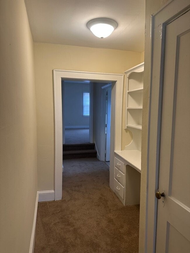 Building Photo - 3 Bedroom/1 bath home