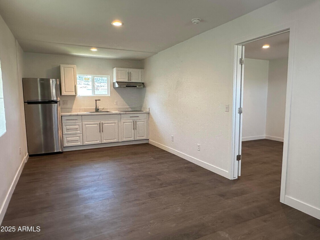 Foto del edificio - 1919 W Ashland Ave