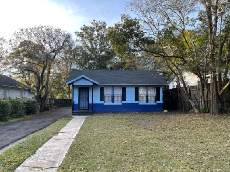 Primary Photo - 562 Seminole St