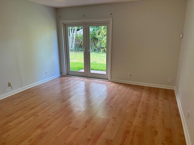 Building Photo - 6826 SW Chase Ct