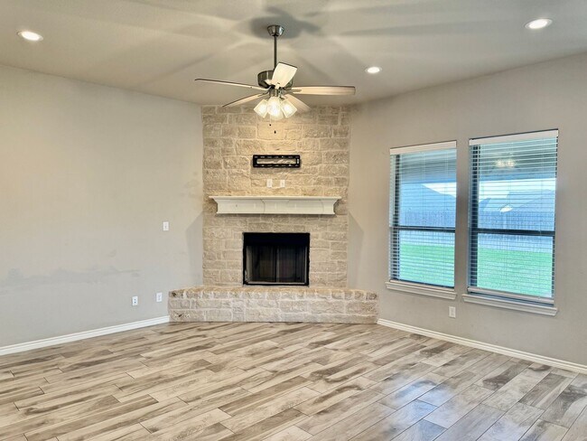 Building Photo - Wonderful Home on FW Side of Town