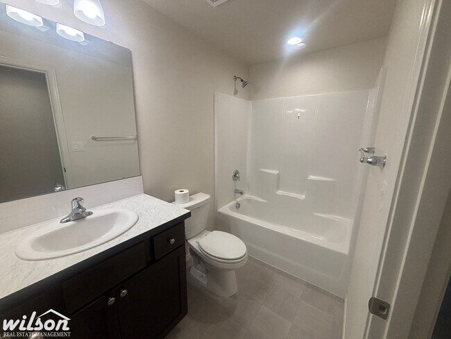 Building Photo - Stunning Modern Home in Desirable West Valley