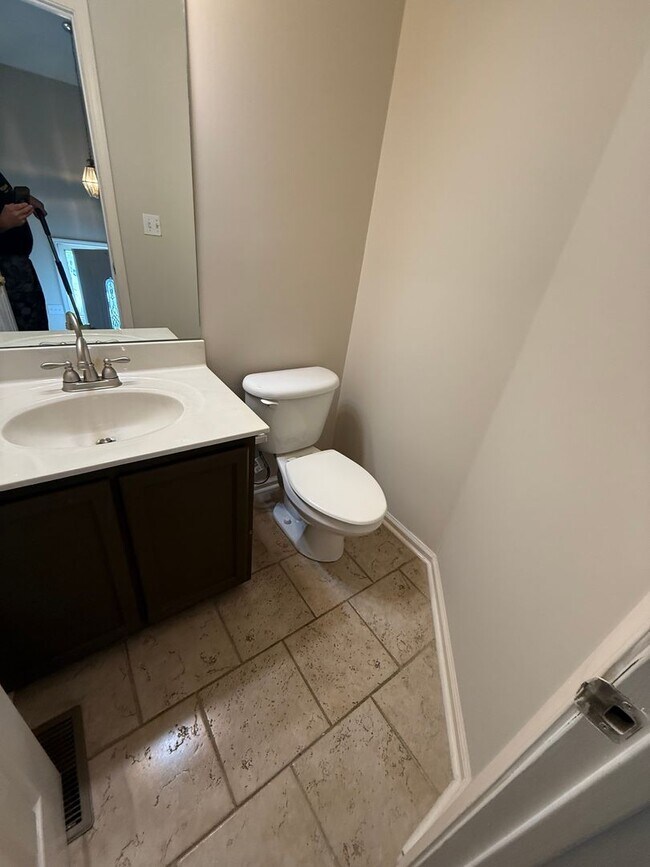 Foto del edificio - 2-bedroom, 2-bath townhouse in Nicholasville, KY