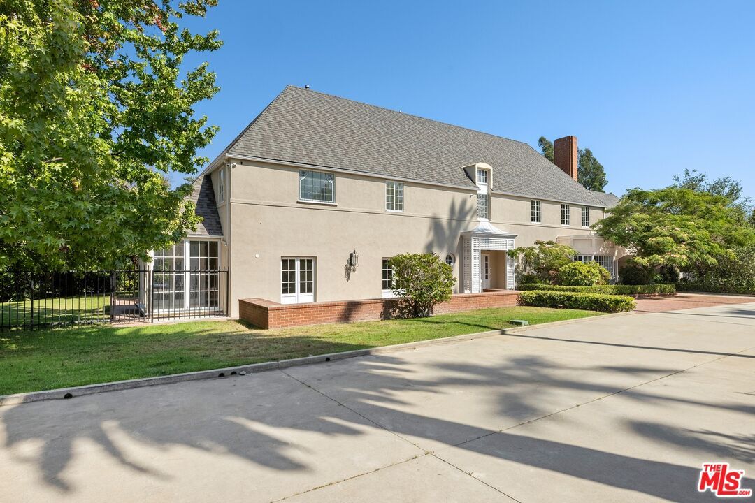 Foto principal - 300 S Rockingham Ave
