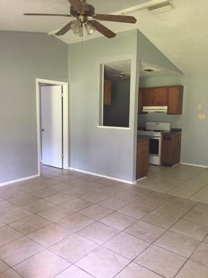 Building Photo - 9660 Royal Woods Dr N