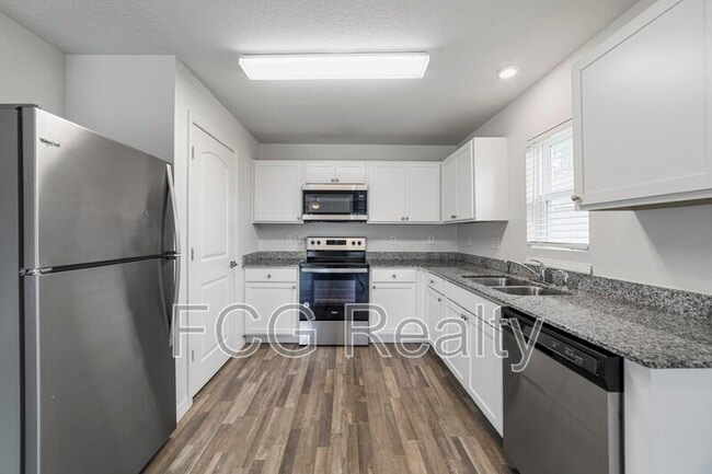 Building Photo - 705 Gila Dr