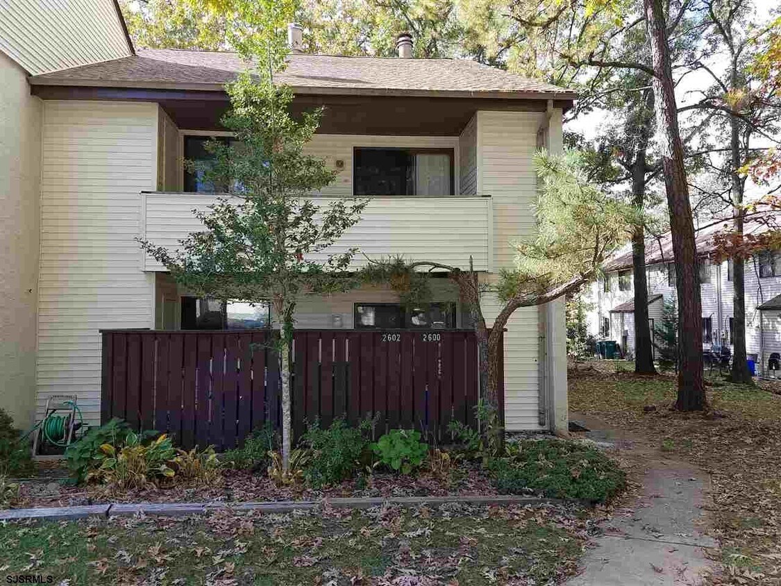 Foto principal - 2602 Dogwood Ct