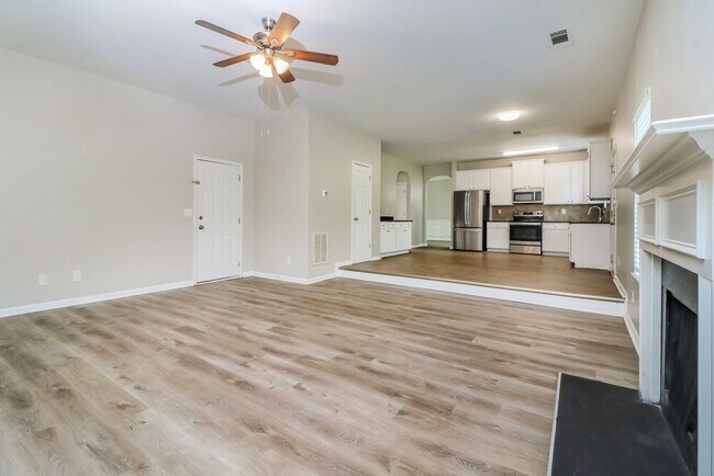 Foto del edificio - 3752 Sunbridge Dr SW