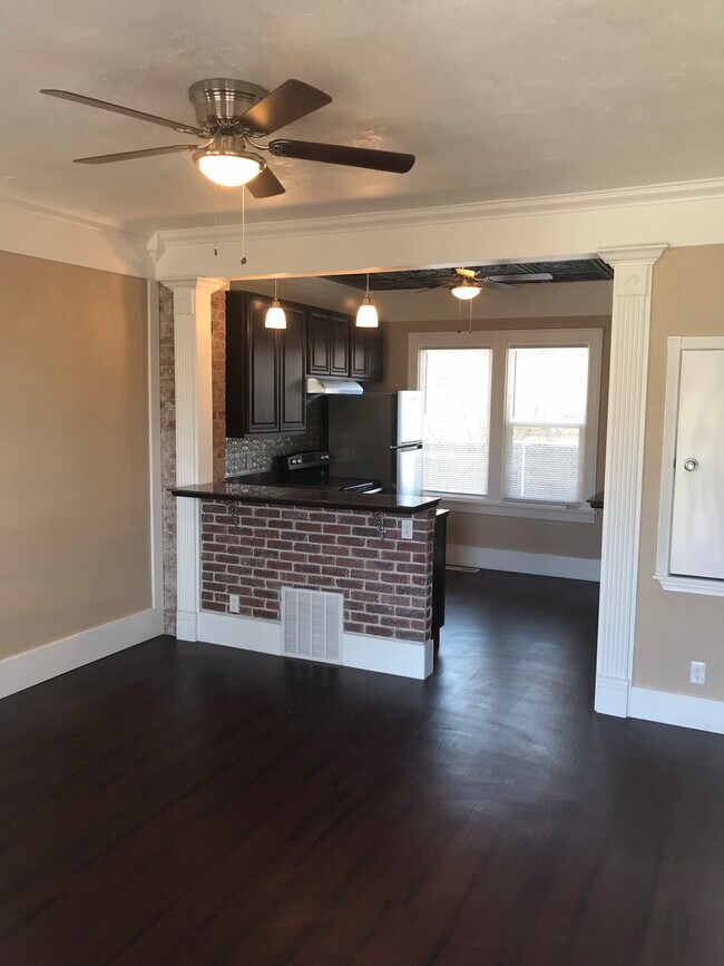 Living room - 1 17th St S