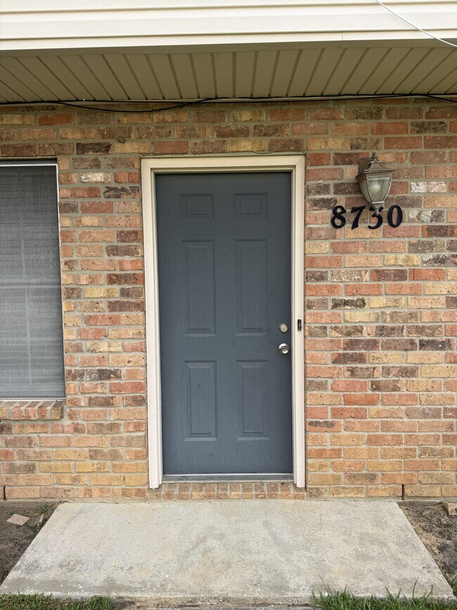 Foto del edificio - 8730 Glen Meadow Ln