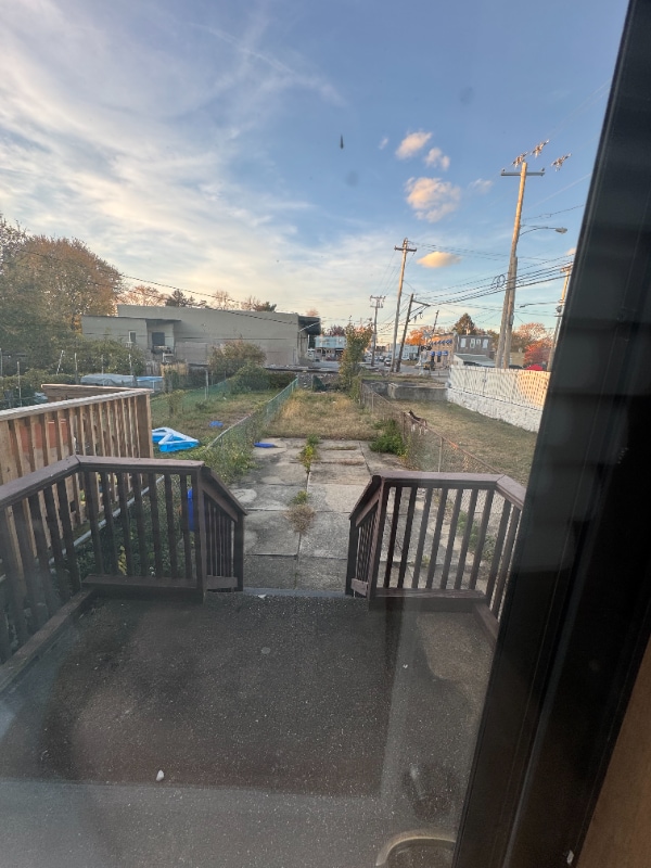 Foto del edificio - 346 Massasoit St