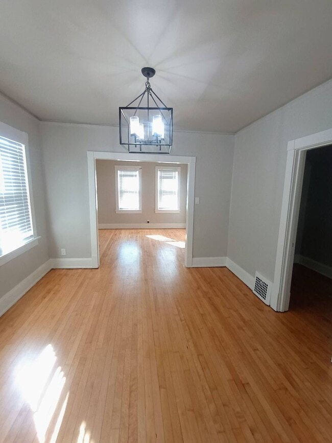 Foto del edificio - Recently Remodeled 2-Bedroom Home Near Brady Street