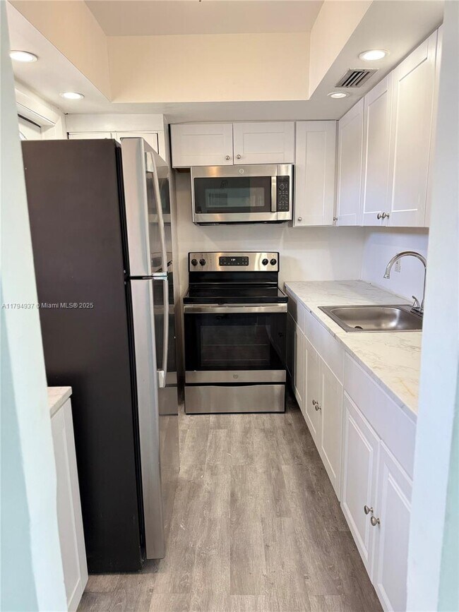 Foto del edificio - 2940 NE 203rd St