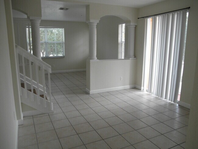 Foto del edificio - Shoma Townhomes