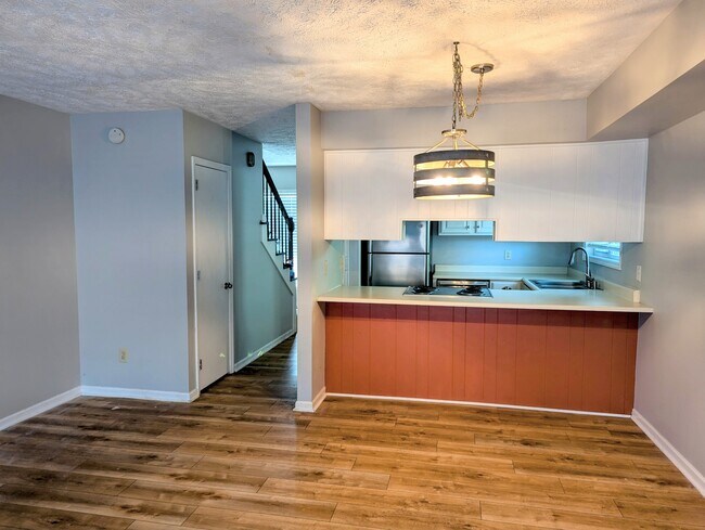 Building Photo - 4178 Spirea Dr