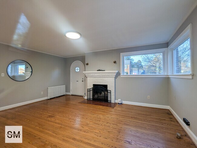 Building Photo - 2107 Brighton Rd