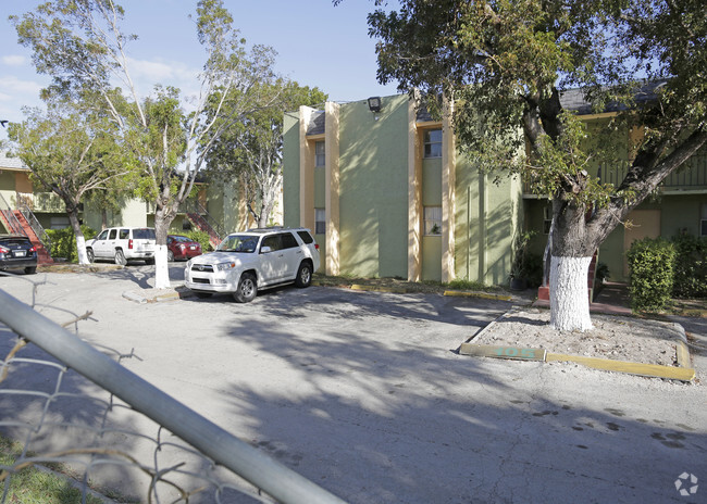 Building Photo - Grove Apartments