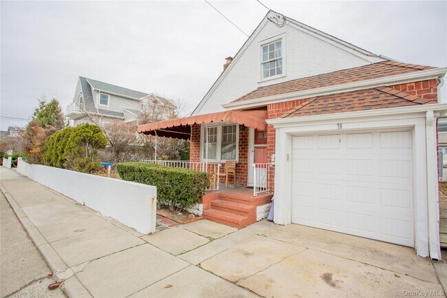 Foto del edificio - 76 Clayton Ave