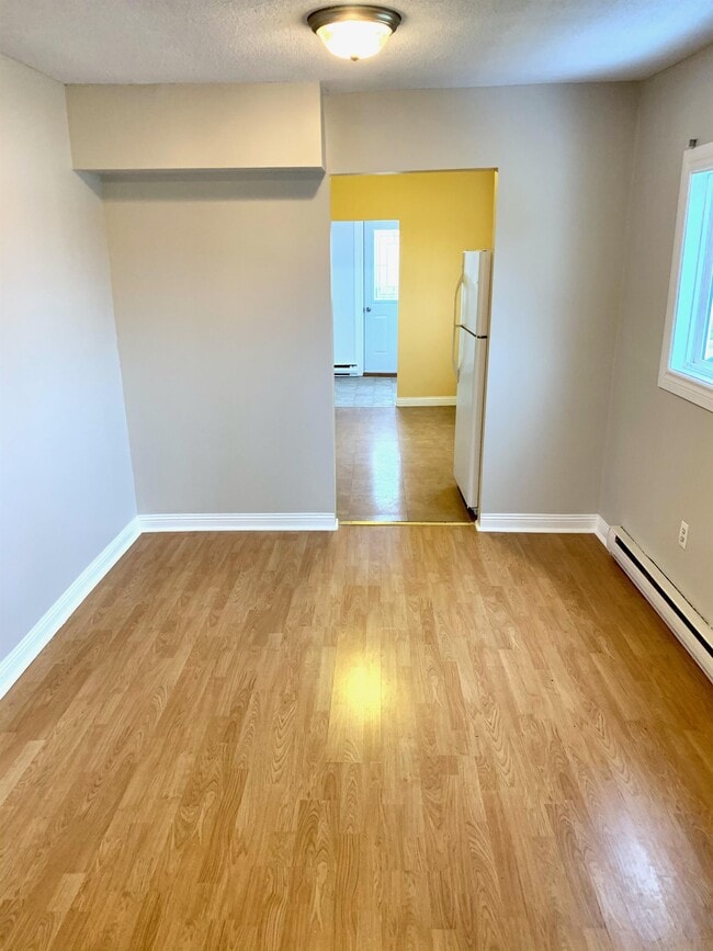 Building Photo - 112 Airport Heights Dr