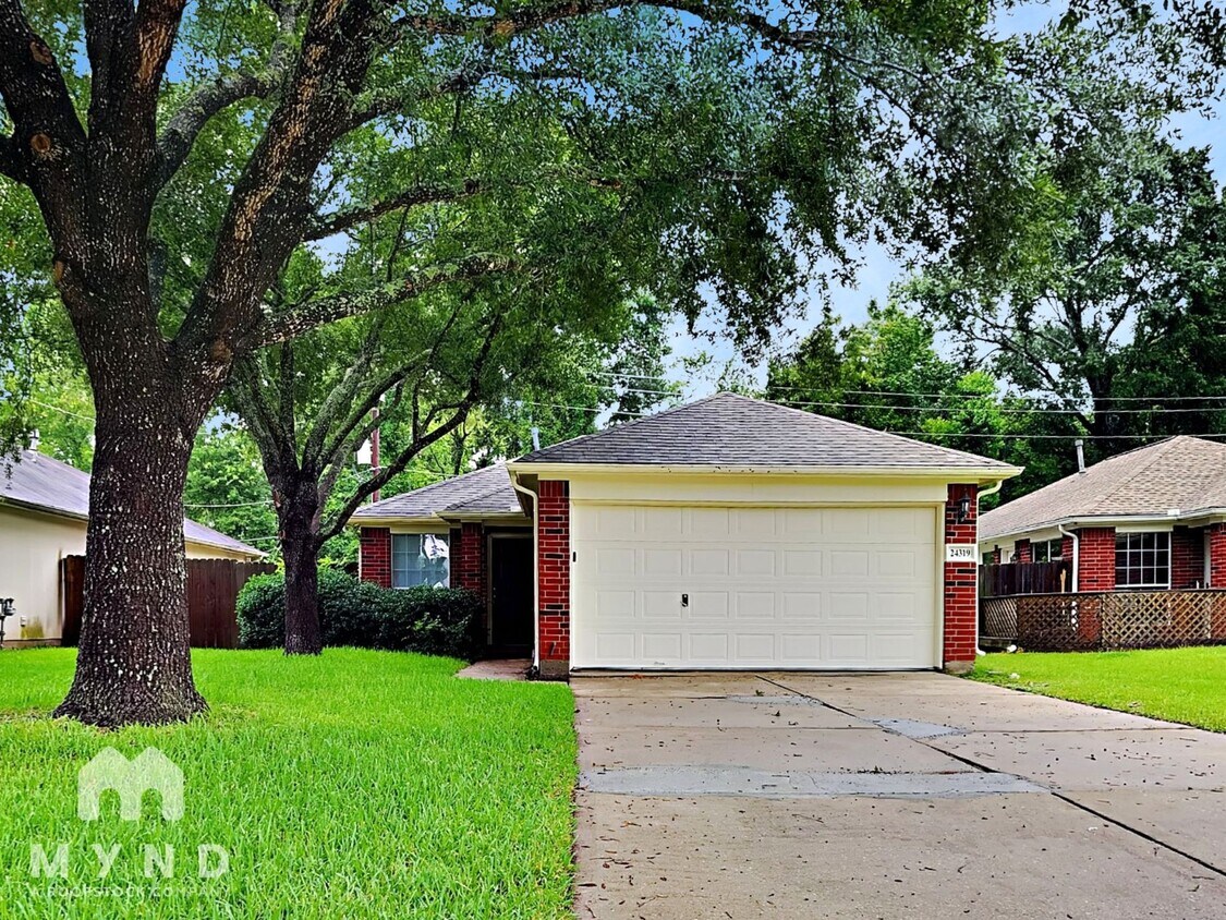 Foto principal - 24319 Strong Pine Dr