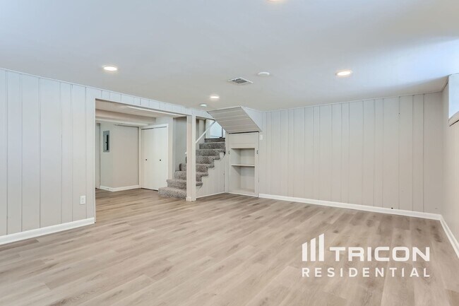 Foto del edificio - 7755 Eastwood Rd